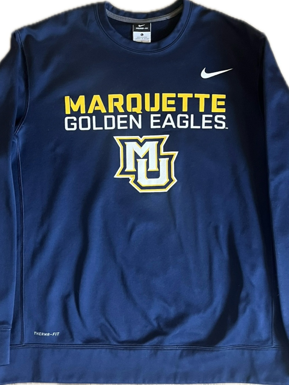 Nike Marquette Golden Eagles Therma-Fit Navy Crewneck Sweatshirt. Size Large